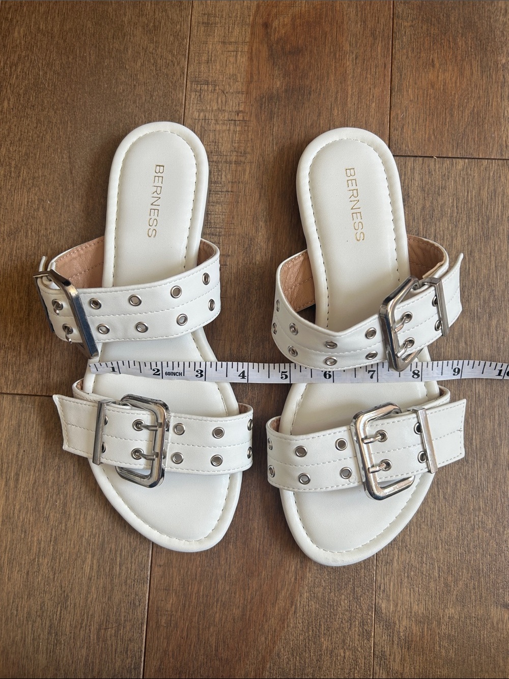 BERNESS White Double-Strap Buckle Slide Sandals Size 9 - Picture 4 of 4